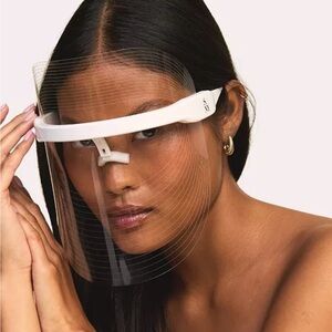 How To Glow 4 Color LED Light Therapy Mask
Solaris Laboratories NY